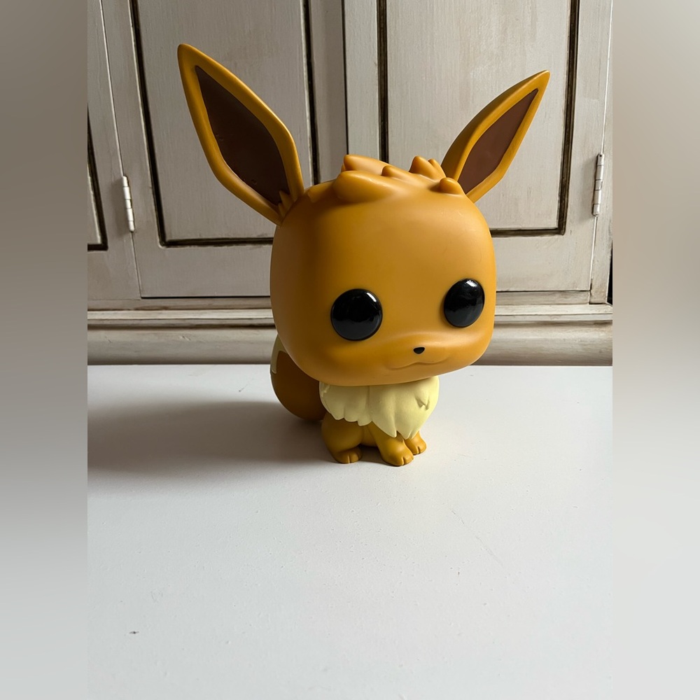 Large  Pokémon Eevee Funko Pop #540 Jumbo 10
Inch Size Exclusive Cartoon Rare